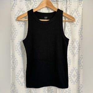 EUC - GAP Black Ribbed Tank